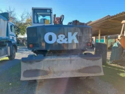 8#6932 Escavatore gommato O&K