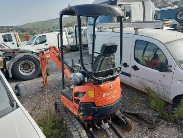 16#8017 Escavatore Kubota U17