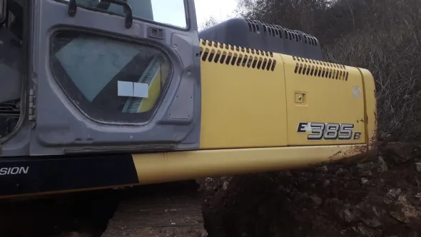 ESCAVATORE NEW HOLLAND E385 B