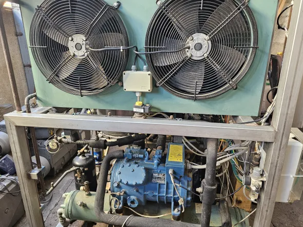 EVAPORATORE CONCENTRATORE SOTTOVUOTO A POMPA DI CALORE