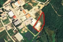 #24028 Fabbricato artigianale con terreno agricolo