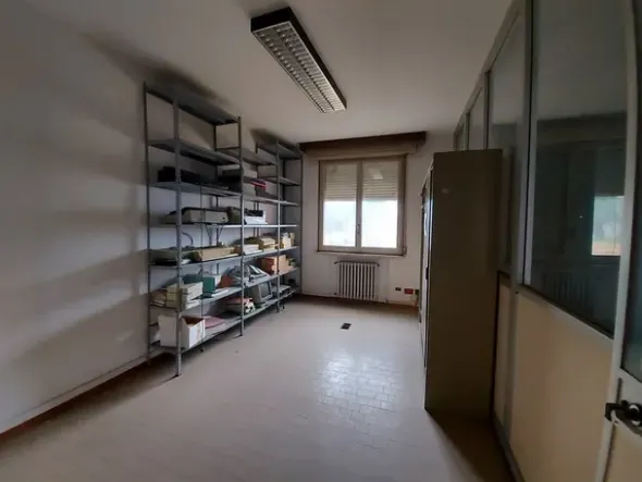 #14217 Fabbricato direzionale con area pertinenziale
