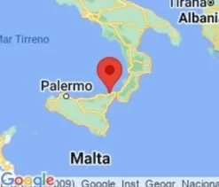 #20780 Fabbricato direzionale con cortile privato