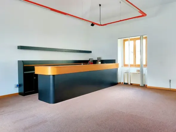#21602 Fabbricato direzionale con residenza e servizi