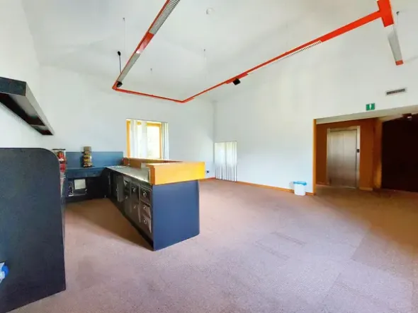 #21602 Fabbricato direzionale con residenza e servizi
