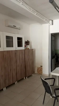 FABBRICATO + TETTOIE + PIAZZALE + TERRENO
