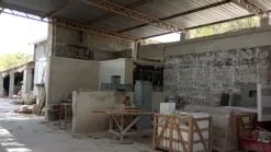 FABBRICATO + TETTOIE + PIAZZALE + TERRENO