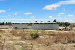 #23848 Fabbricato uso ufficio con terreno di 17.232 mq