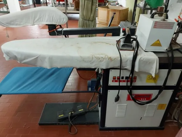 6#7447 Ferri da stiro professionali con caldaia
