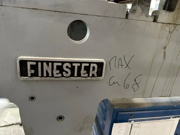FINESTRATRICE