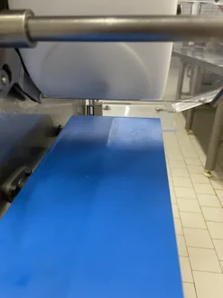 FORMATRICE AUTOMATICA PER HAMBURGER LA MINERVA