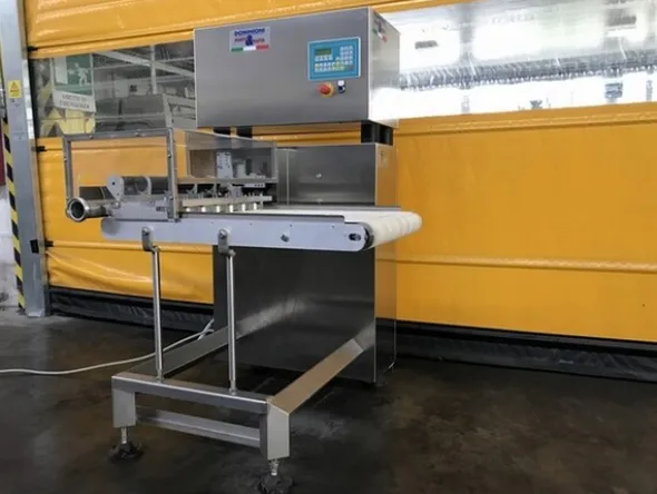 6#6825 Formatrice Dominioni TD 200