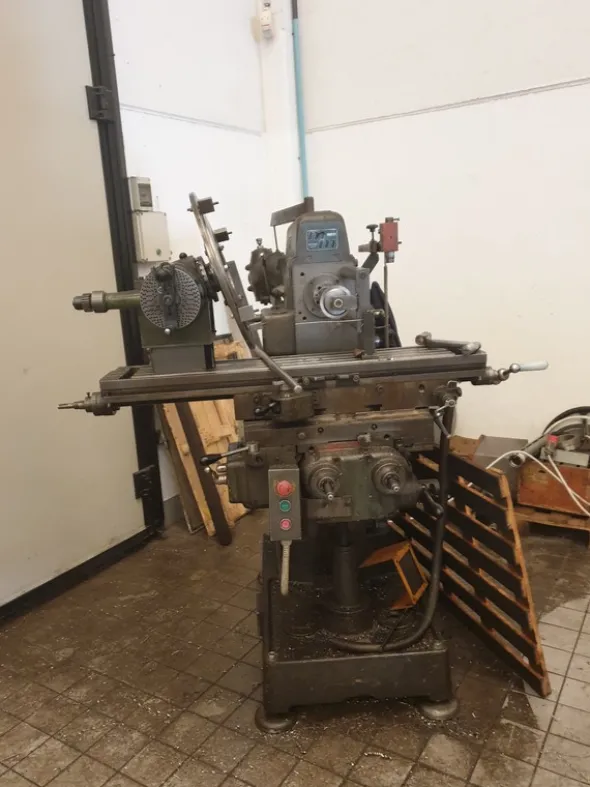FRESATRICE UNIVERSALE AREX COMPLETA DI TESTA E DIVISORE