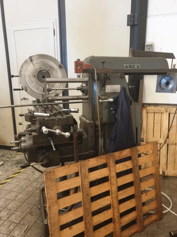 FRESATRICE UNIVERSALE AREX COMPLETA DI TESTA E DIVISORE