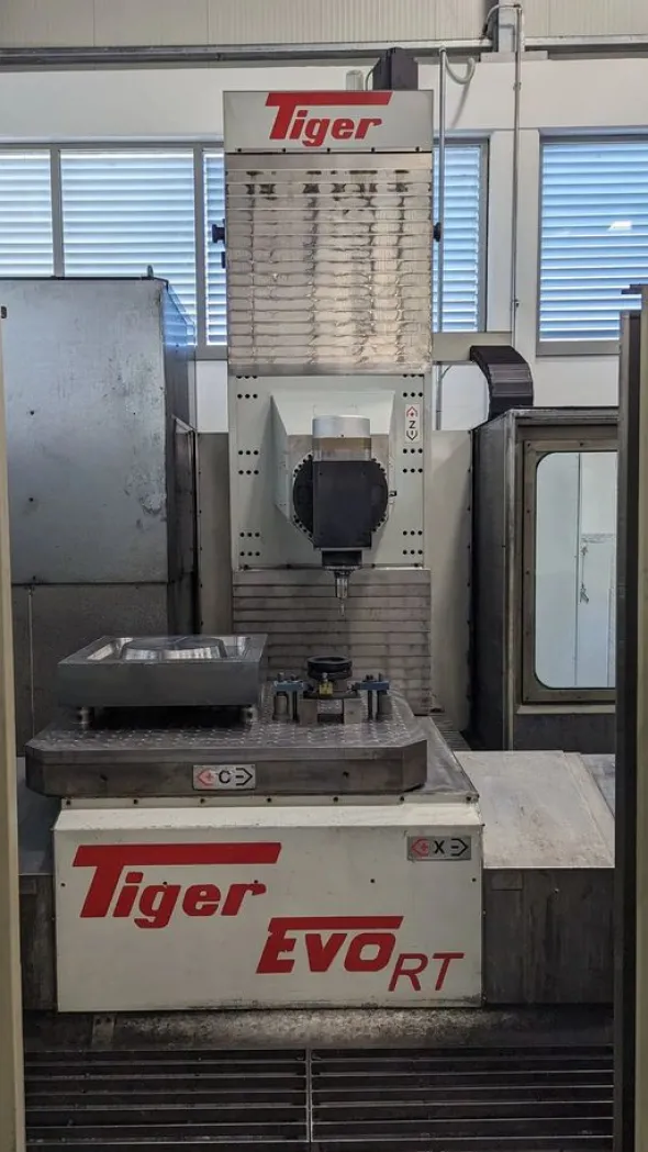 Fresatrice usata 5 assi TIGER