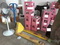 1#8128 Frigoriferi e arredi da ufficio