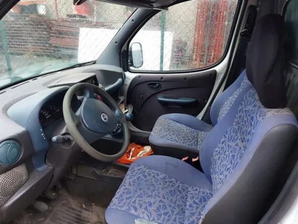 8#5704 Furgone Fiat Doblò