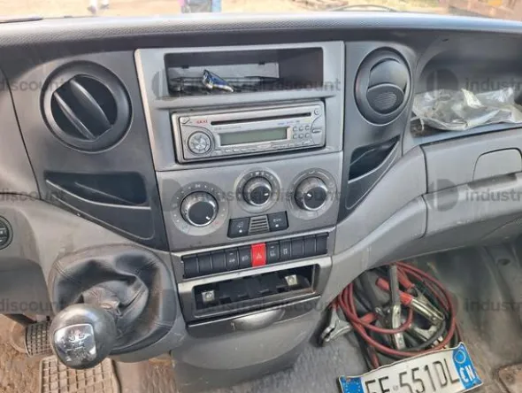 9#9304 Furgone Iveco 35C13