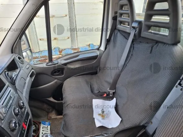 9#9304 Furgone Iveco 35C13