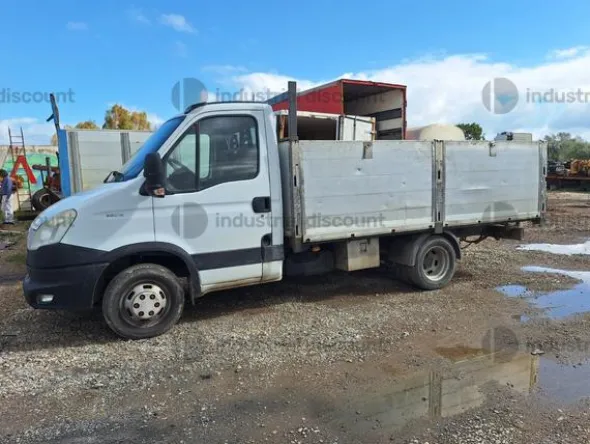 9#9304 Furgone Iveco 35C13