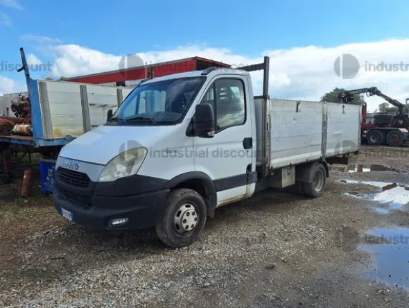 9#9304 Furgone Iveco 35C13