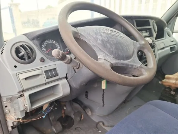 22#8219 Furgone Iveco 35C15