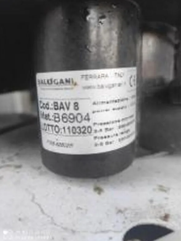 1#7743 Furgone Nissan NV 200 ed attrezzatura varia