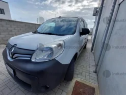 28#9875 Furgone Renault