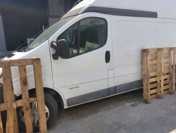 6#8385 Furgone Renault Trafic
