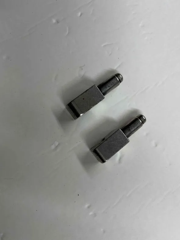 Ganci fissaggio macchina da cucire sul banco