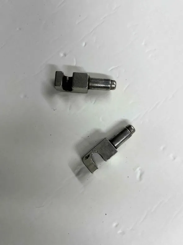 Ganci fissaggio macchina da cucire sul banco