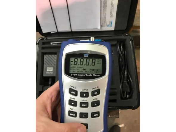 Gaussmetro F W Bell 5100 gaussmeter con sondaSTD18-0404