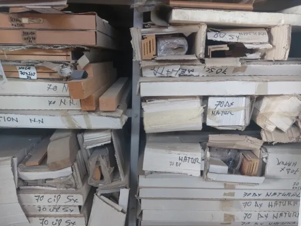 1#7942 Giacenza di magazzino materiali per infissi