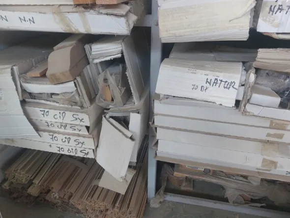 1#7942 Giacenza di magazzino materiali per infissi