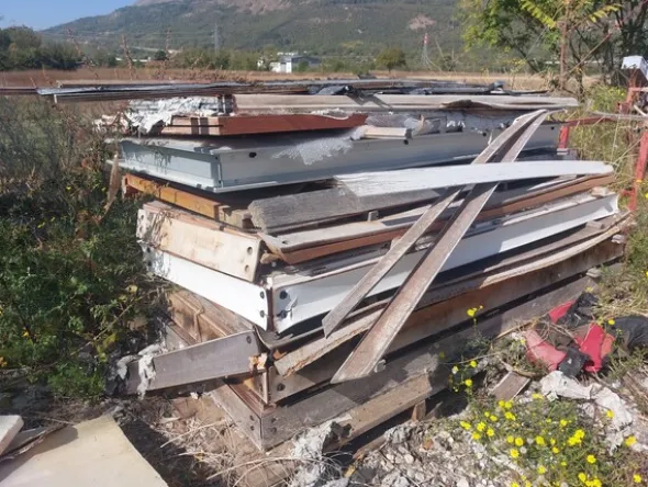 1#7942 Giacenza di magazzino materiali per infissi