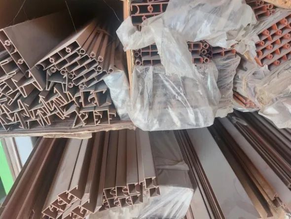 1#7942 Giacenza di magazzino materiali per infissi