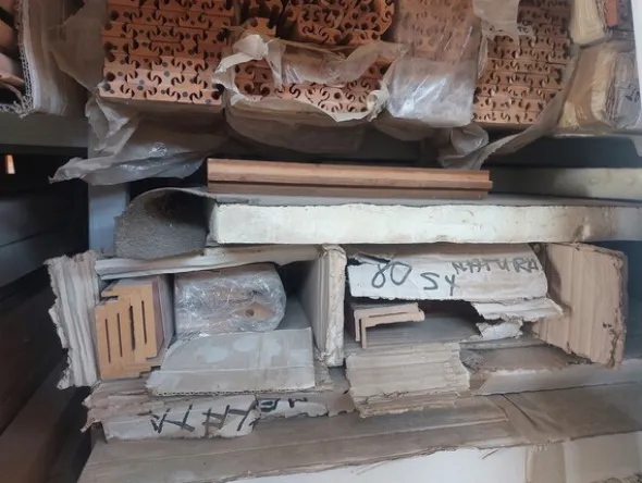 1#7942 Giacenza di magazzino materiali per infissi