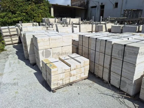 4#9978 Giacenze di lastre e marmo lavorato