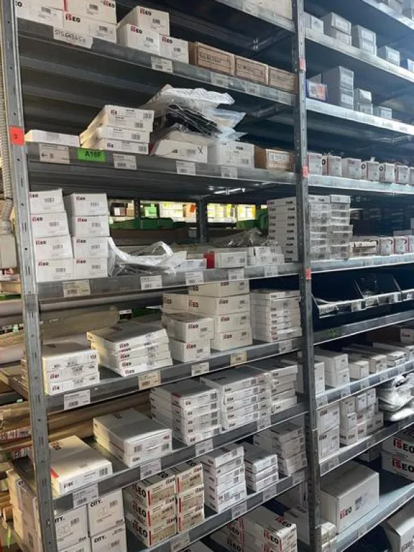 8#8647 Giacenze di magazzino di serrature Iseo Fiam