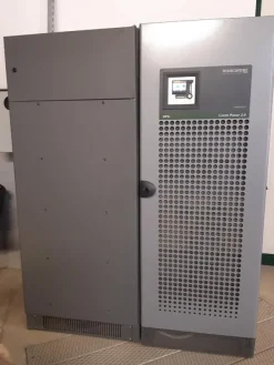 Gruppo di continuità trifase Socomec 200kVA con bypass