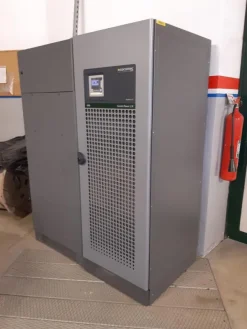Gruppo di continuità trifase Socomec 200kVA con bypass