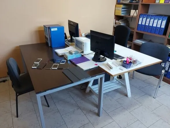 1#7914 Gruppo di Taglio scaffalature attrezzature per confezione e arredi
