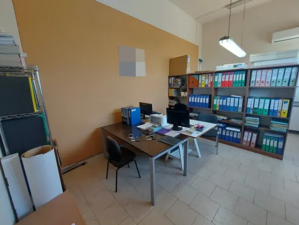 1#7914 Gruppo di Taglio scaffalature attrezzature per confezione e arredi