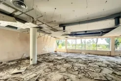 #24196 Hotel con pertinenze da ristrutturare e bonificare