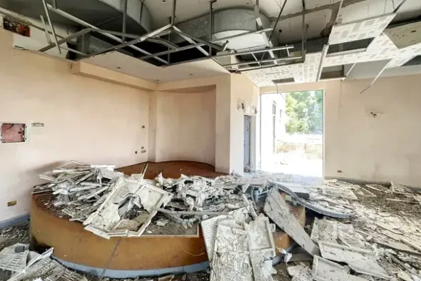 #24196 Hotel con pertinenze da ristrutturare e bonificare