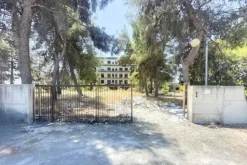 #24196 Hotel con pertinenze da ristrutturare e bonificare