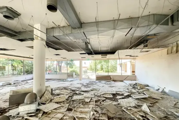 #24196 Hotel con pertinenze da ristrutturare e bonificare