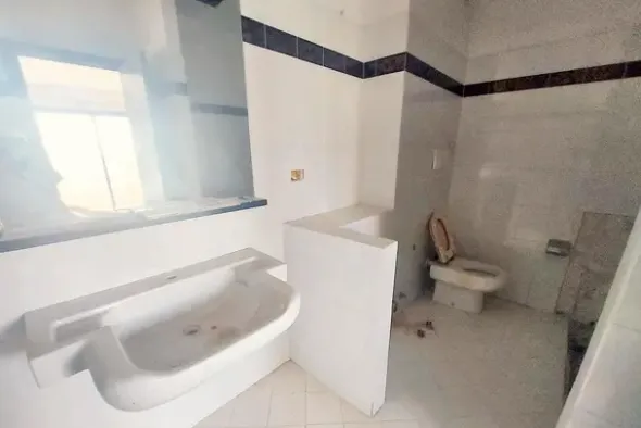 #24070 Hotel 4 stelle da ristrutturare con arredamenti