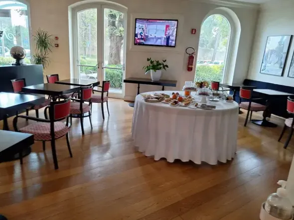 #24752 IMMOBILE A REDDITO Hotel quattro stelle a Fano