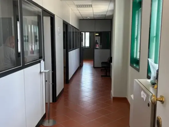 #2537098 Immobile polifunzionale fronte autostrada – Ottimo stato e alta redditività In vendita – Compendio immobiliare ad alta visibilità in posizione strategica